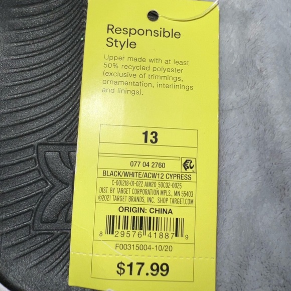 Unisex kids slides, active wear. Never worn or used. Still with tags. Kids. - Picture 5 of 7